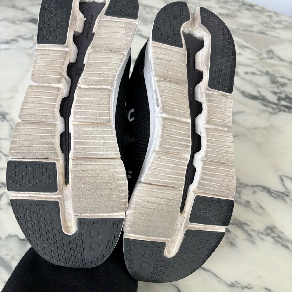 On running Cloudrift women’s 7.5 sneaker shoes - Picture 5 of 7